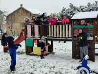 groupe_enfants_jeux_sous_la_neige2