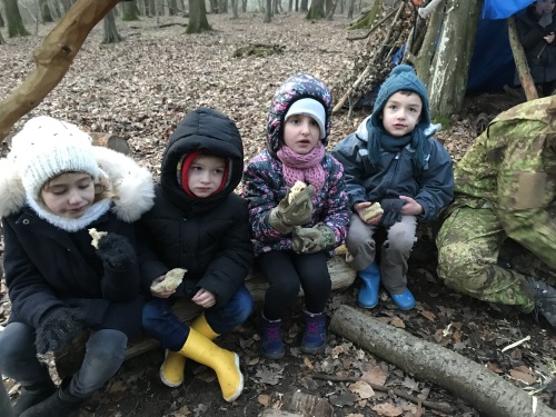 les petits qui mangent du pain